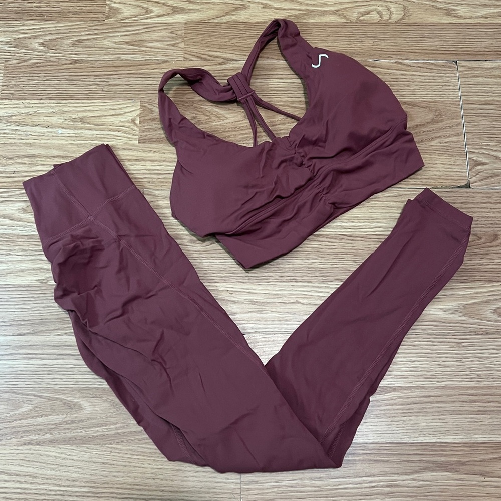 TLF Workout Set Leggings and Sports Bra